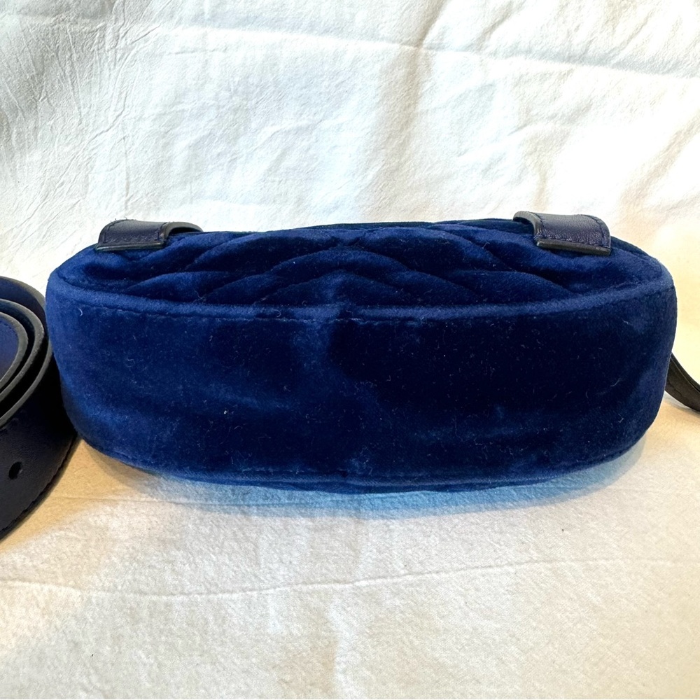 🔴SOLD🔴GUCCI Velvet Matelasse GG Marmont Belt Bag 85 34 Cobalt Blue - Picture 8 of 17